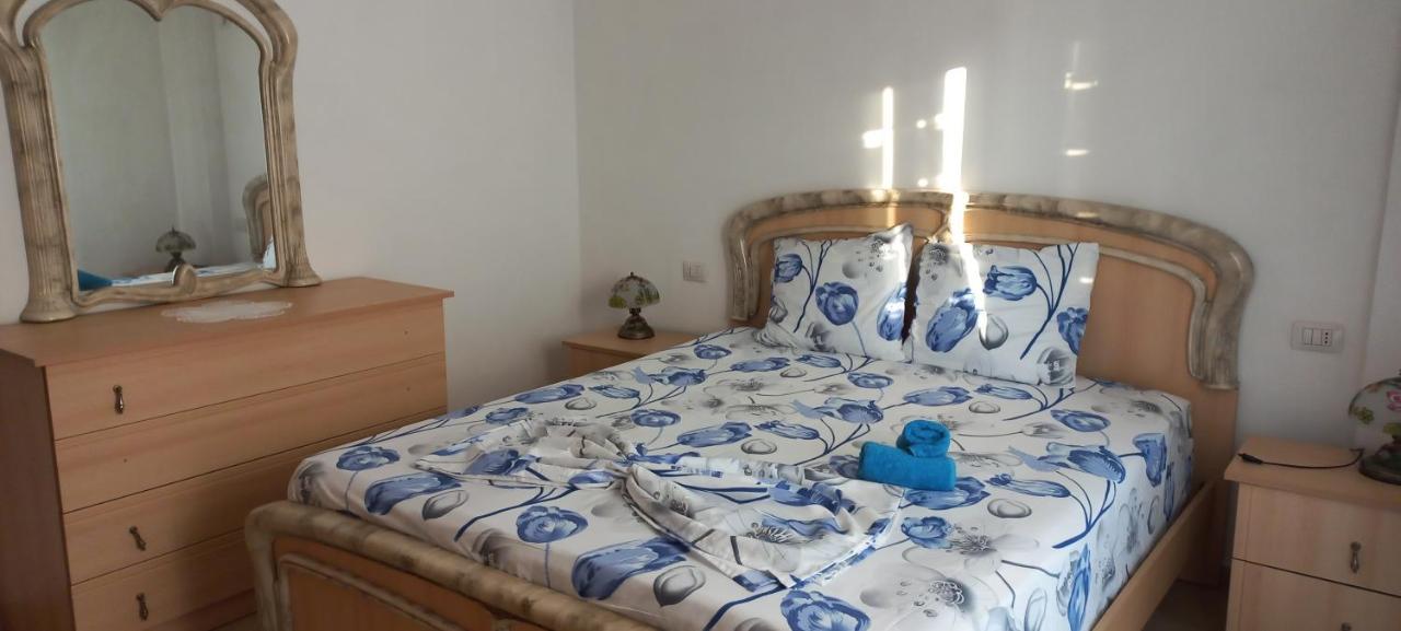 Nm - Classic Apartment Дуррес Экстерьер фото